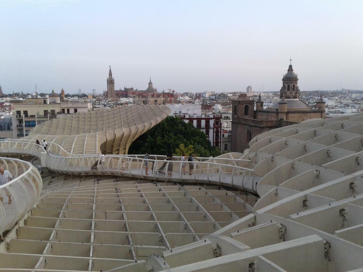 Andalusian Courtyard * Siviglia